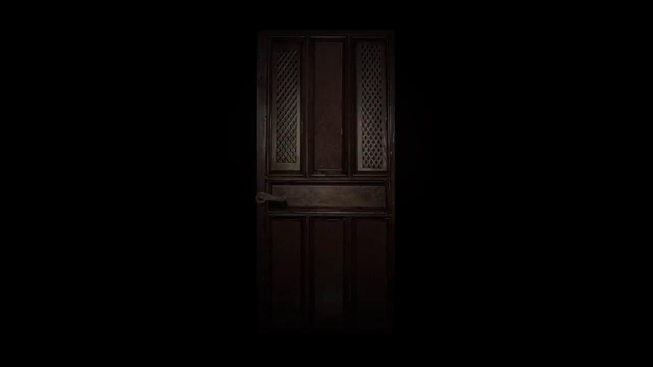 Ночью открылись двери. Resident Evil двери. Дверь резидент эвил. Открытая дверь. Дверь открывается.