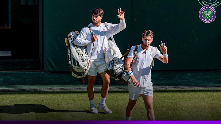 Crowd erupts as Carlos Alcaraz and Cameron Norrie arrive on Centre Court | Wimbledon 2025