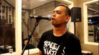 ROTTEN TO THE CORE - Ga Peduli & Police On My Back (Live at Extreme Moshpit OZ Radio Bandung)
