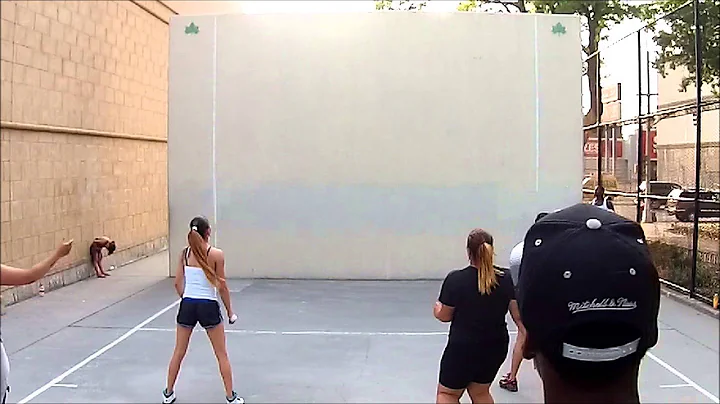 Handball - Desiree Gil & Crystal vs Desiree & Kaee