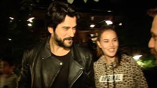 Fahriye Evcen ve Burak Özçivit ilginç arabalarıyla İstanbul Gecelerinde