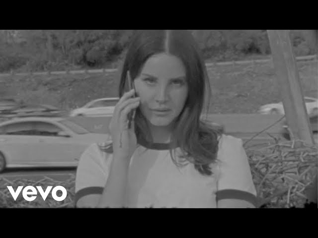Lana Del Rey - Mariners Apartment Complex (18)