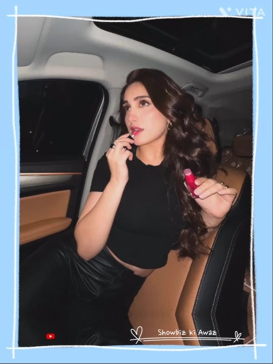 Aiza Awan Hot Poses 📸🔥 #shorts #youtubeshorts