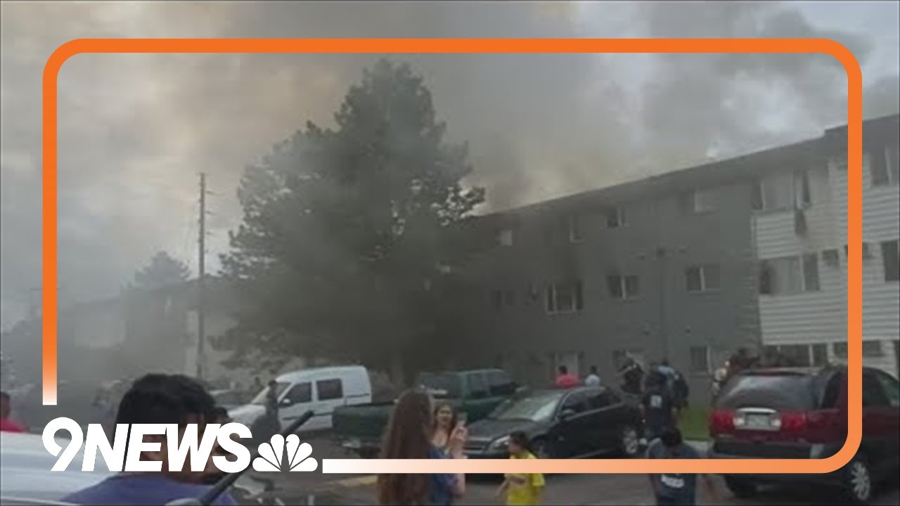 5 injured in Aurora apartment complex fire - YouTube
