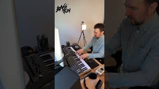 Download Lagu Retro Italo Disco 80s Groove Track Bass Fun MP3