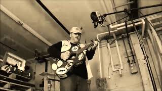 Video thumbnail of "When Coal Mountain Cries - Fish Fisher"