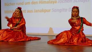 Gairi Khetko sirai hanyo cover dance by Sonia & Divya