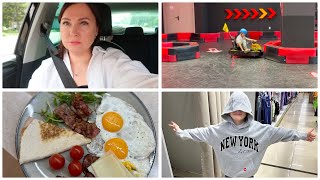 Влог: ПОЛУЧИЛИ ВОДИТЕЛЬСКИЕ ПРАВА / ГРИША ЗА РУЛЁМ / ЕДЕМ ПО МАГАЗИНАМ Рич Фэмели, Син, New Yorker,