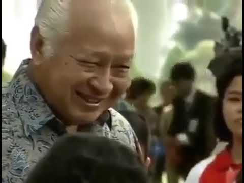 Soeharto kenapa kamu tanya begitu ke siswa orde baru orba enak jaman ku toh smiling general meme