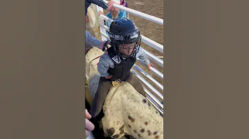Rodeo Time Second Ride For This Cowboy He S Learning The Way Rodeo Bullriders Cowboy Ride 