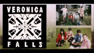 Video thumbnail of "Found Love In A Graveyard / Veronica Falls"