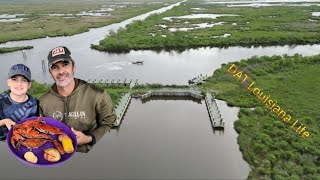 Catching Louisiana Blue CRABS Using Nets and Hand lines!!!