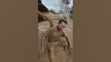 Max công suất robot đổ bùn tự động #funny #comedy #robot #shorts