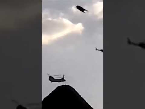 لحظة سقوط النقيب مقاتل الشهيد وائل الم ر وسقوطه من الطائرة إرتفاع الهرم الأكبر  لحظة سقوط النقيب مقاتل الشهيد وائل الم ر وسقوطه من الطائرة إرتفاع الهرم الأكبر