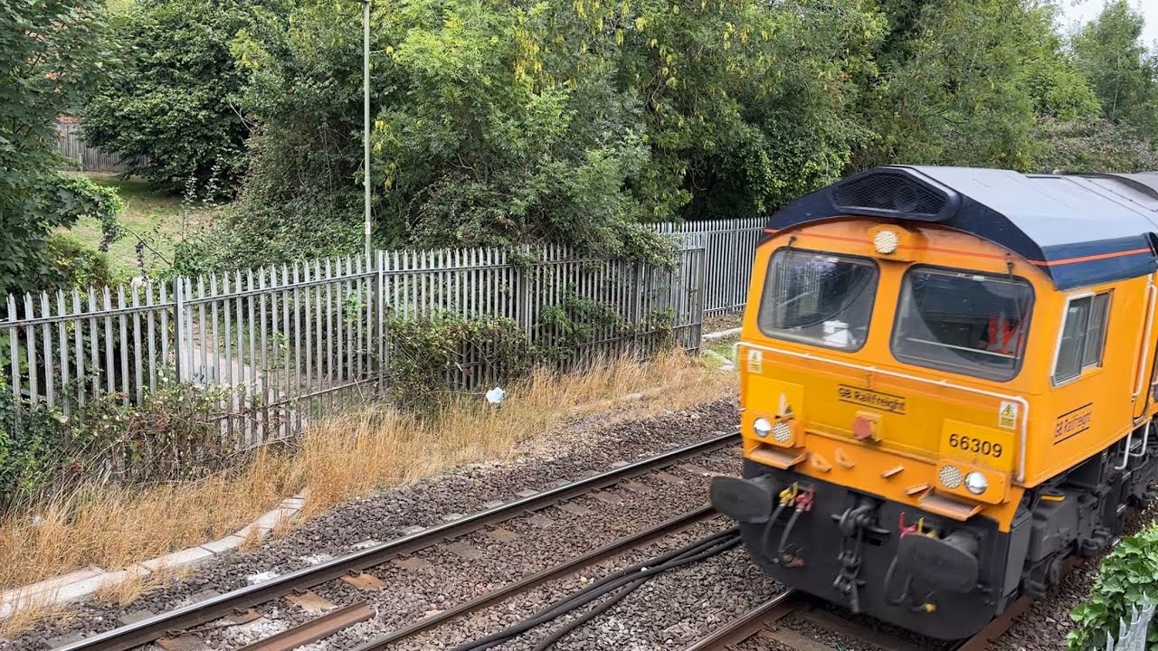Class 66 & 70 | 66309 Charley Wallace & 70015 | Two Tone | GBRf & Freightliner