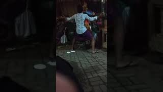 Jogeg buang CD kelihatan