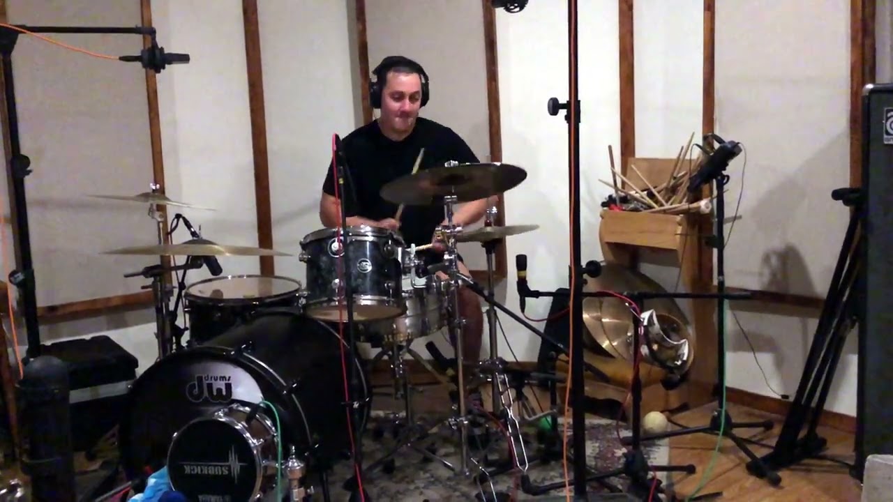 YouTubeでManquer d'Air - Drum Sessionを視聴 YouTubeでManquer d'Air - Drum Sessionを視聴