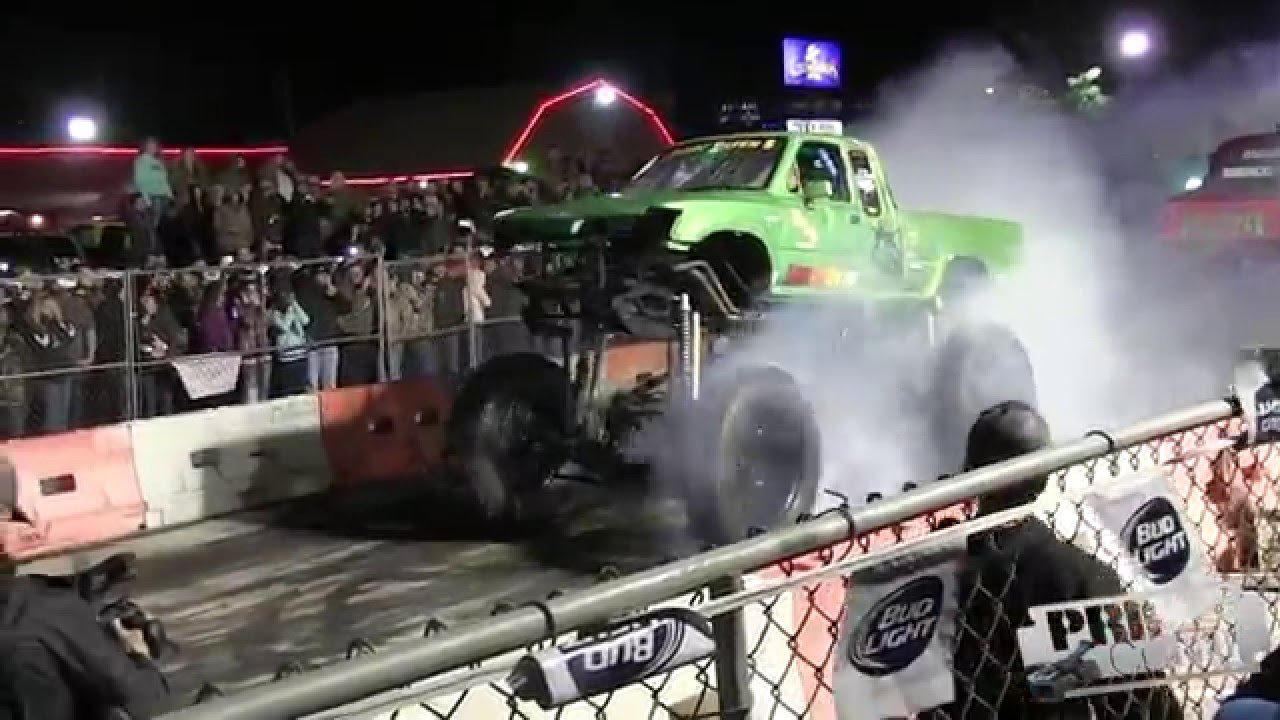 MEGA Truck Pulls 2016