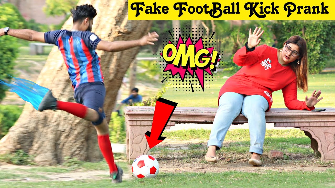 ⁣Fake Football Kick Prank @ThatWasCrazy