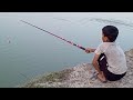 Village fishing hook video गांव में मछली पकड़ने जाते हुए और मछली का शिकार करते छोटे बच्चे गरई मछली