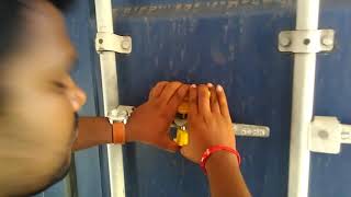 how to lock E-seal