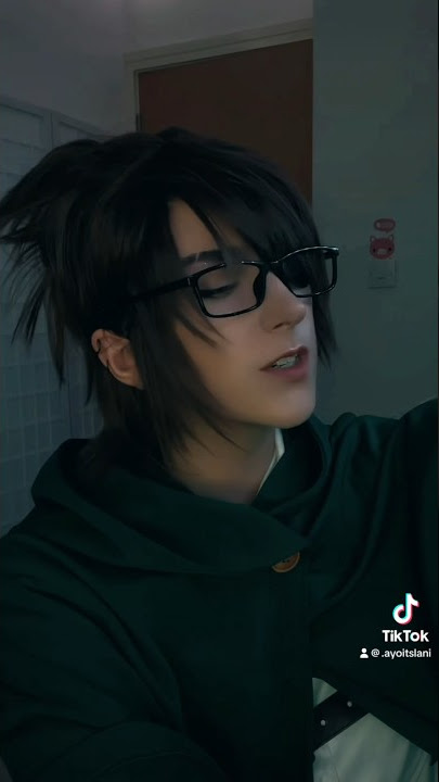 What y’all keep asking for, I do not look like Hange, even cosplaying them🙄#hange #aot #aotcosplay