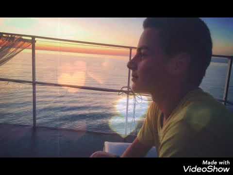 ყველაფერი ცარიელია უშენოთ დედი  ქალაქიც,სახლიც,დედამიწაც,სულიც...