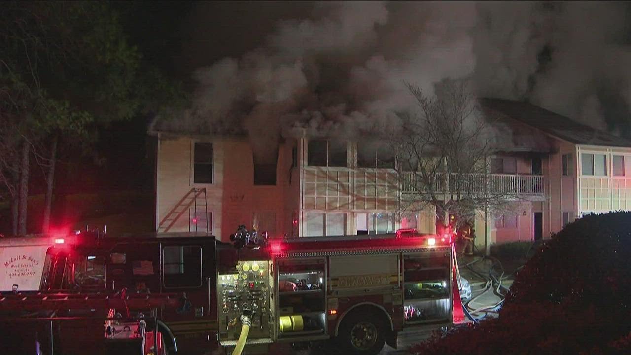 30 people displaced after fire at Norcross apartments - YouTube