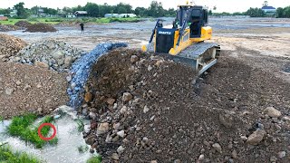 PowerFul Perfect SHANTUI DH17C3 Cleaning Forests, Stone, Soil, Water, Equalization On Construction .