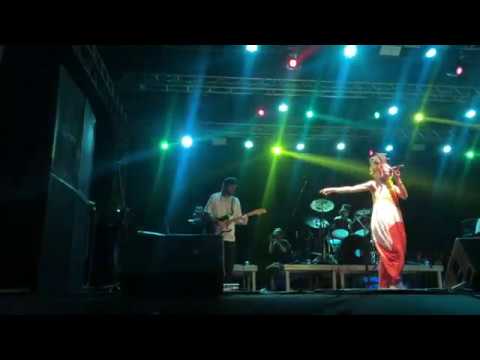 Mira MARINA PERALTA / Pay Attention / Agradece / Virada SP / Mongaguá / 04/12/19 en YouTube Mira MARINA PERALTA / Pay Attention / Agradece / Virada SP / Mongaguá / 04/12/19 en YouTube