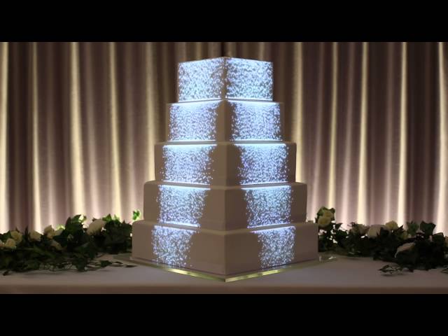 Projection Mapped Wedding Cake - Luma Bakery class=