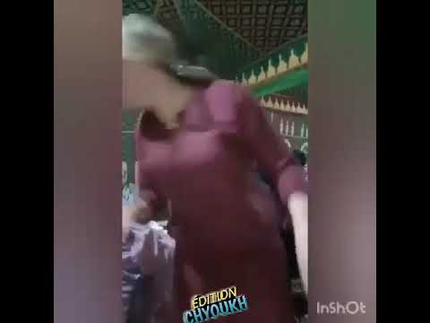 طايحة على صدري ونسات روحا جميلة رهاااا معولة تهبلني Tayha 3la Sedri We Nasat Roha Jamila 
