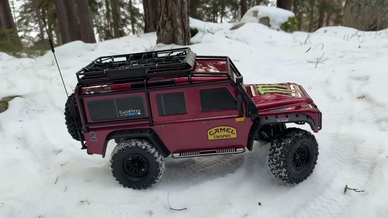 RC Crawler. Land Rover Defender trx4