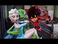 Dame tu Cosita vs Frozen Elsa HORROR STORY