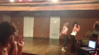 Vanessa hudgens has fun dancing to "run the world" by beyonce with her
best friend ashley tisdale while at their dance class on february 2nd.