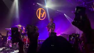 Twenty One Pilots-Screen (An Evening with Twenty One Pilots Mexico City May 14)