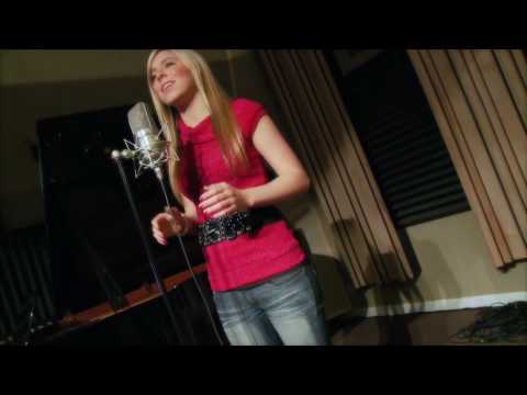 Michelle Moyer singing "Mama's Song" (Carrie Underwood cover)