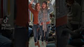 Download Lagu de lamas back to life.. in de tram MP3 Download Lagu de lamas back to life.. in de tram MP3