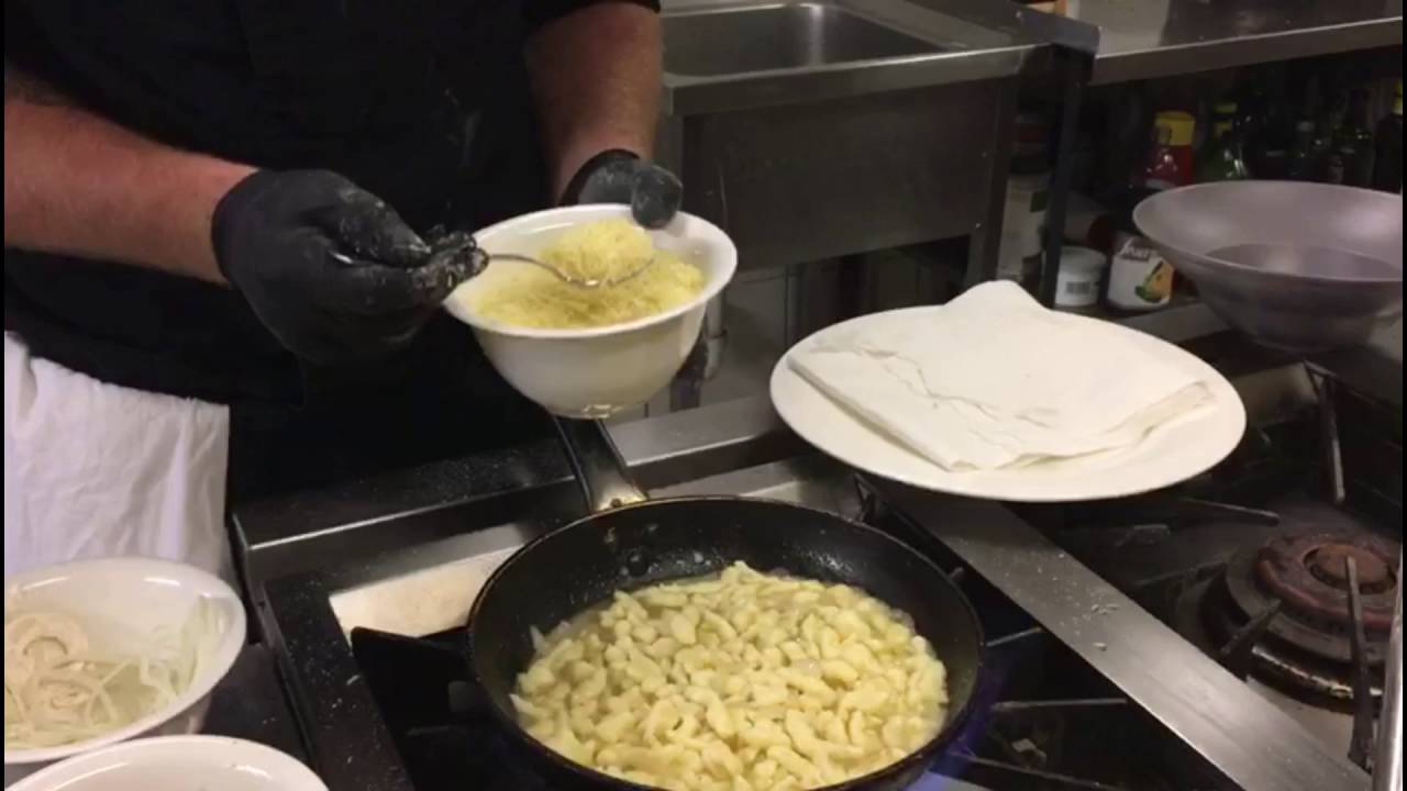 Tiroler Käsespätzle Tiroler Käsespätzle