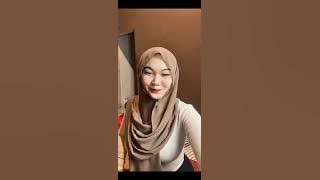 Sallscaaa like a live chicken