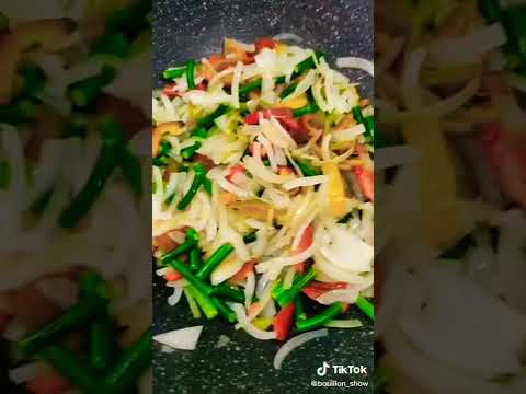 Видео: Спагетти с курицей в сливочном соусе/ Мукбанг Сеня