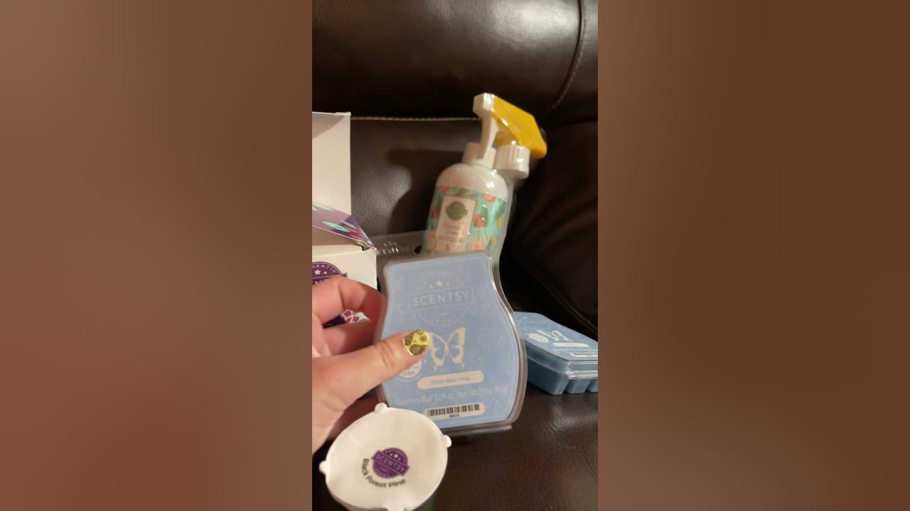 Doing unboxing from scentsy November whiff box YouTube
