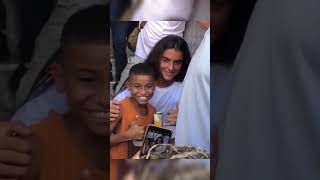 Filho de Ivete Sangalo Tira Foto Com Criança no Carnaval #Shorts