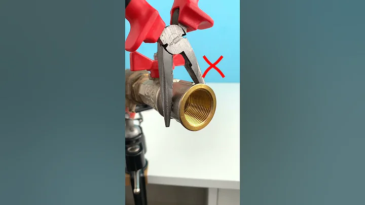 No Wrench? Try THIS to Loosen Any Pipe 🔧 | #diy #dailyhacks #tips #shorts