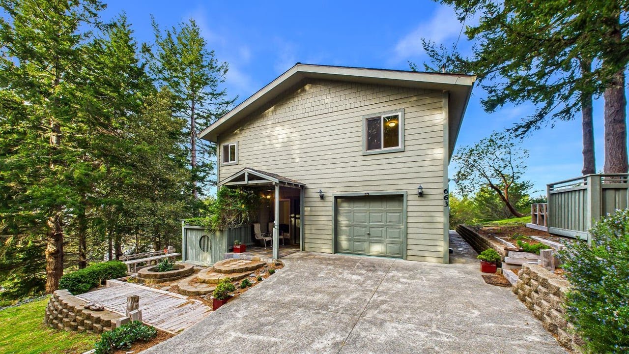 663 Redwood Rd, Whitethorn, CA