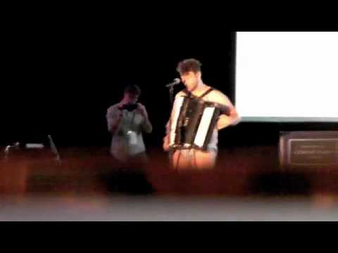 VidCon 2010- Rawn on the Accordian