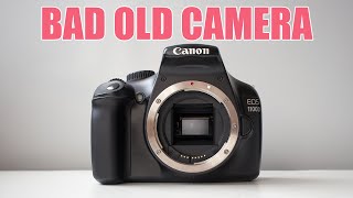 картинка: Canon EOS 1100D. Любительская зеркалка начального уровня. Bad Old Camera