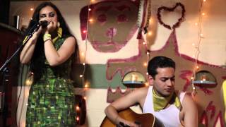 Kitty, Daisy, \& Lewis - Polly Put The Kettle On (Live @Pickathon 2012)