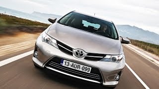 Toyota Auris II 2012 хэтчбек Toyota Auris II 2012 хэтчбек