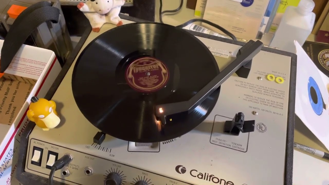 “The Lamp Is Low” Del Courtney and his Orchestra (Vocal: Sherman Hayes) - Conqueror 9291